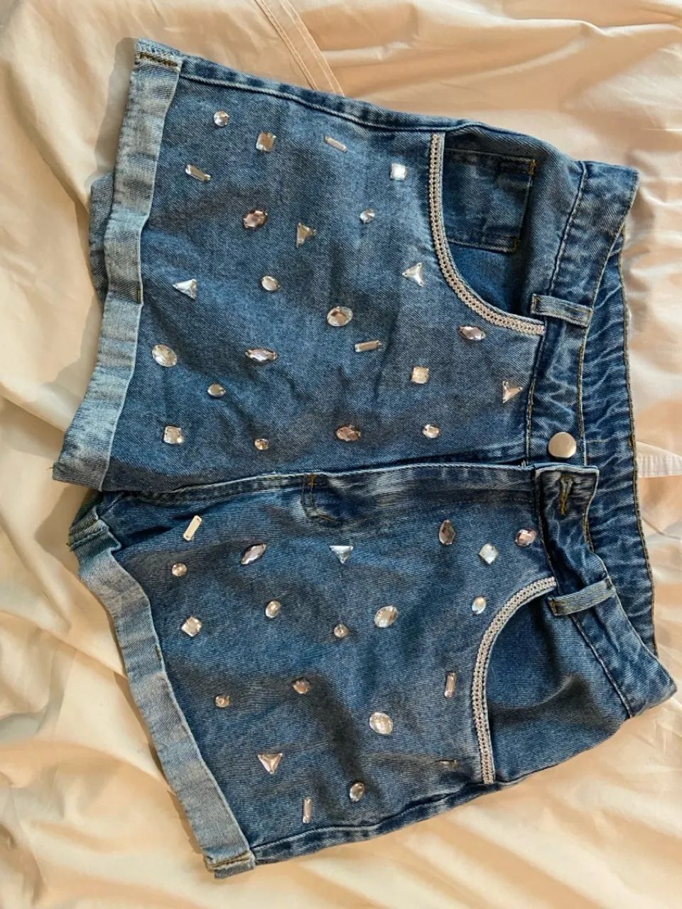 Shorts Jeans com Pedrarias