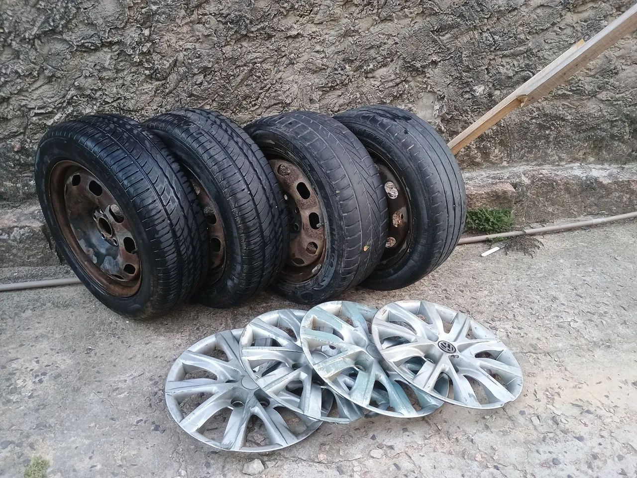 Pneus aro 15 195/55 furação 5x100