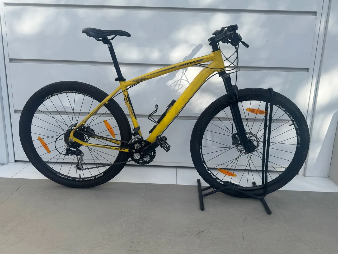 Bicicleta GTI, de alumínio, 27 marchas. Mountain bike