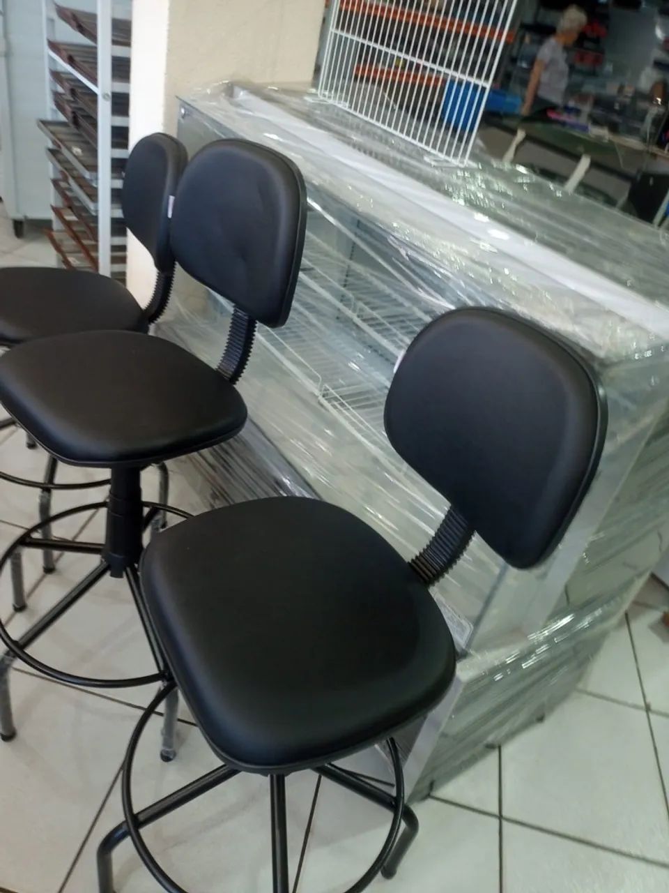 Cadeira Giratória para Balcão - Conforto e Durabilidade - Foto 2
