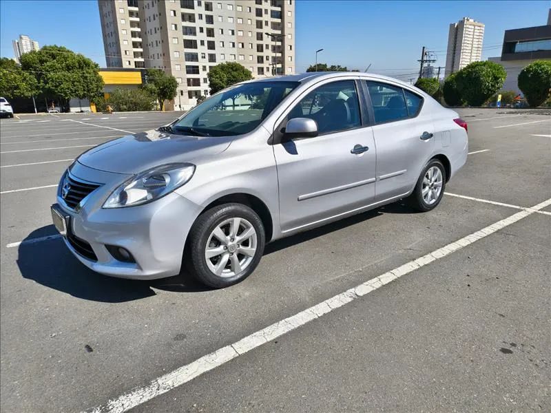 Nissan Versa VERSA SL 1.6 16V Flex Fuel 4p Mec. 2013