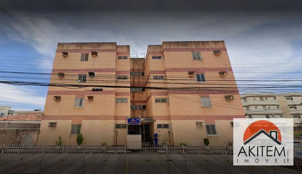 Alugo Apartamento com 2 Quartos Reformado