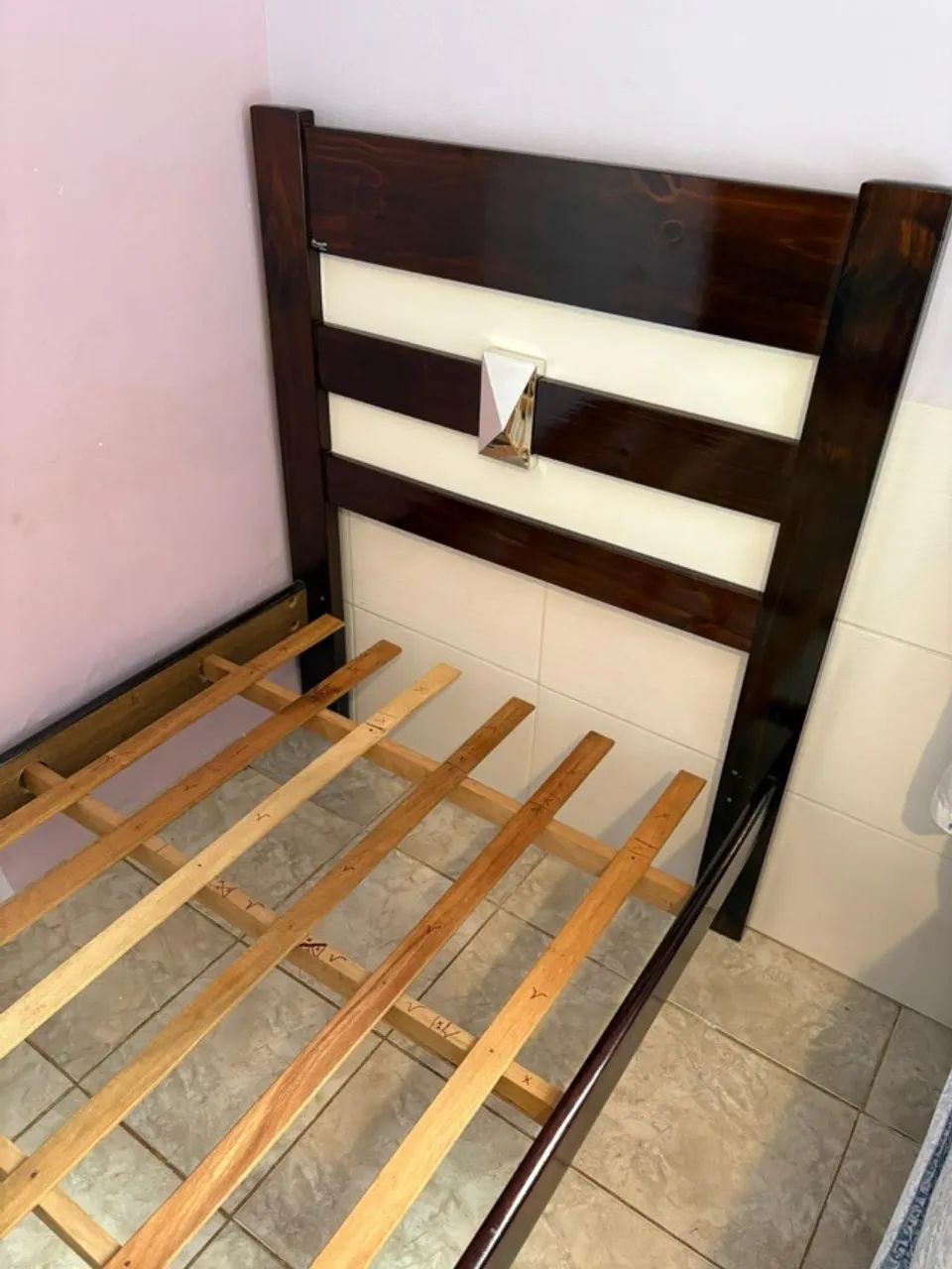 Cama de solteiro em madeira - Foto 3