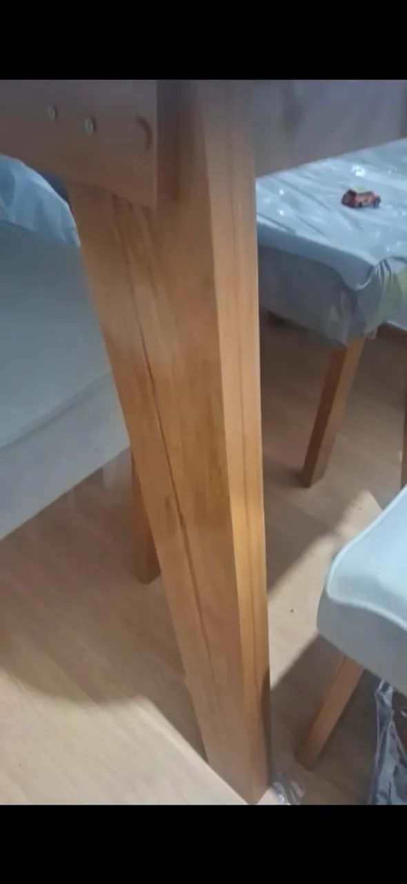Mesa de luxo com 6 cadeiras seminova - Foto 2