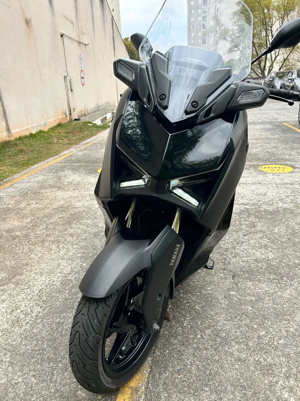 Xmax 2025 com 6 mil km - Foto 3