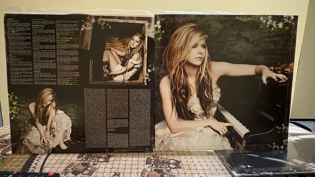 Avril Lavigne Vinil Goodbye Lullaby Vinil Expanded Edition - CDs
