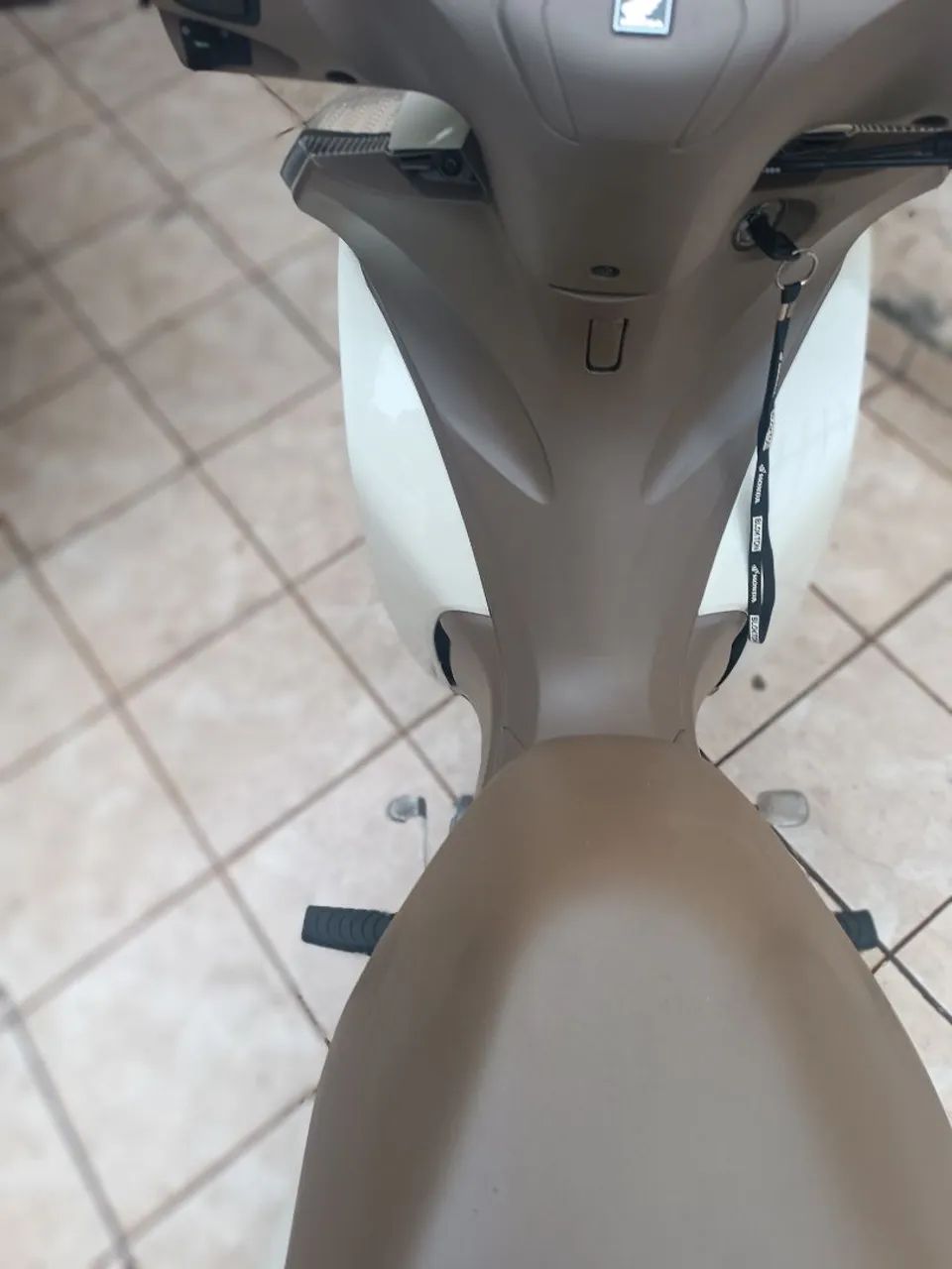 Biz branco pérola sem setalhe - Foto 4
