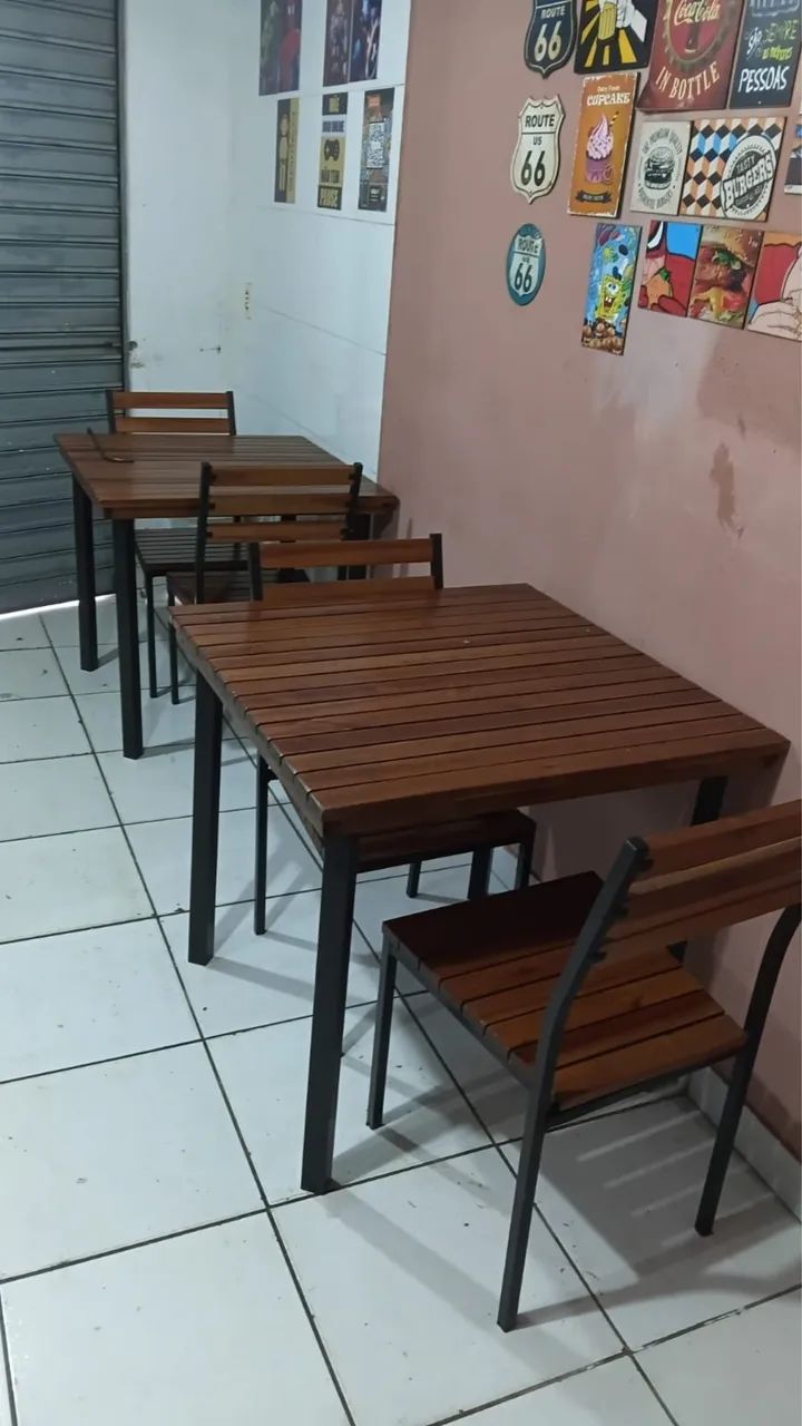 CONJUNTO DE MESA COM 2 CADEIRAS