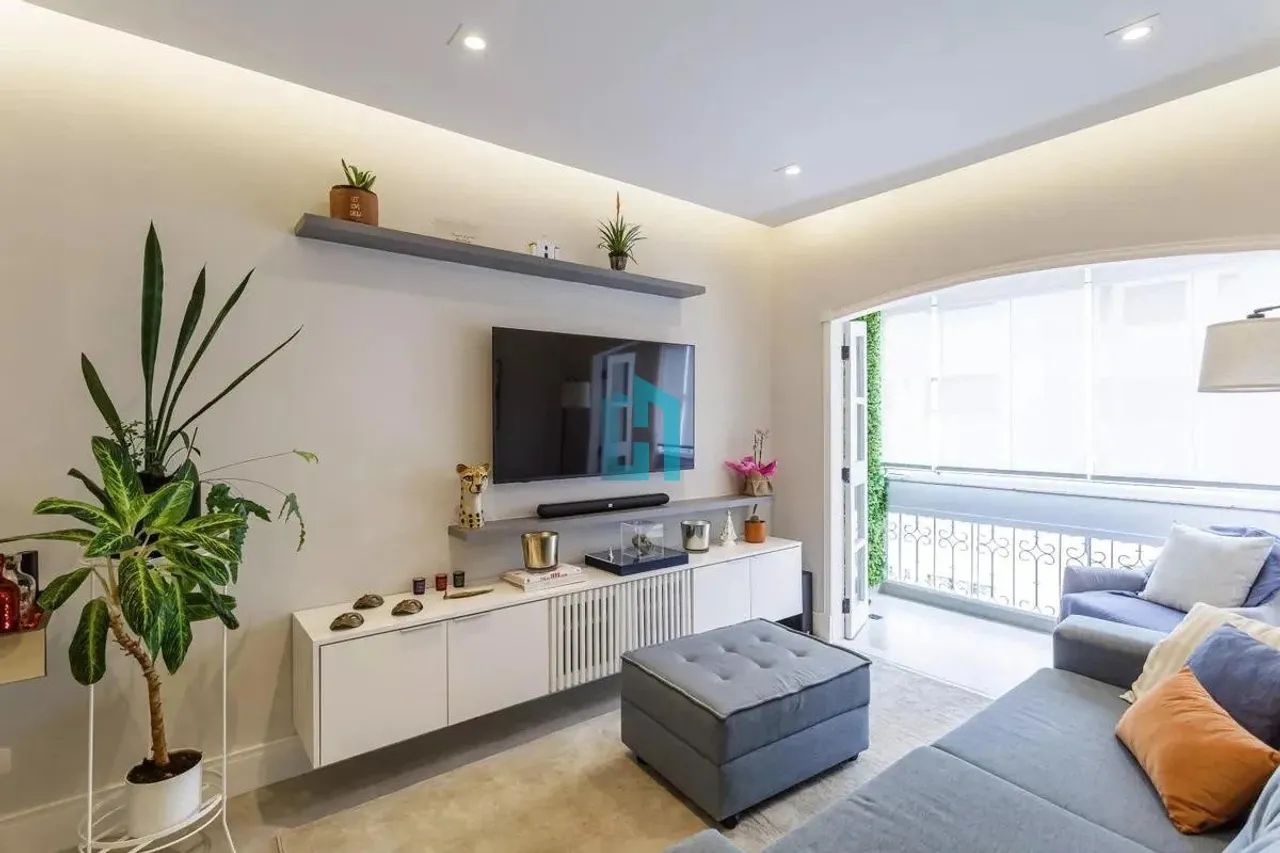 Apartamento reformado com 2 dormitórios a venda no Itaim Bibi