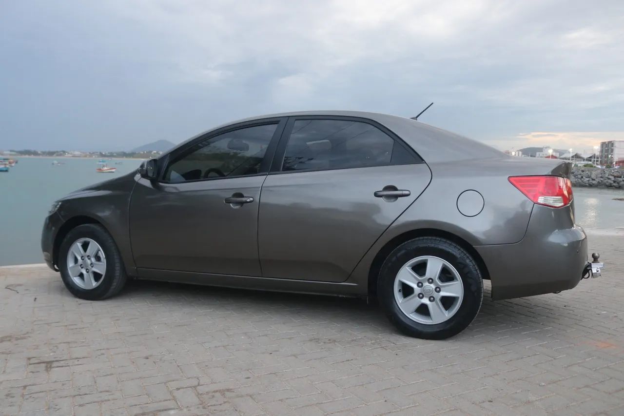 KIA Cerato 1.6 16V MEC. 2013