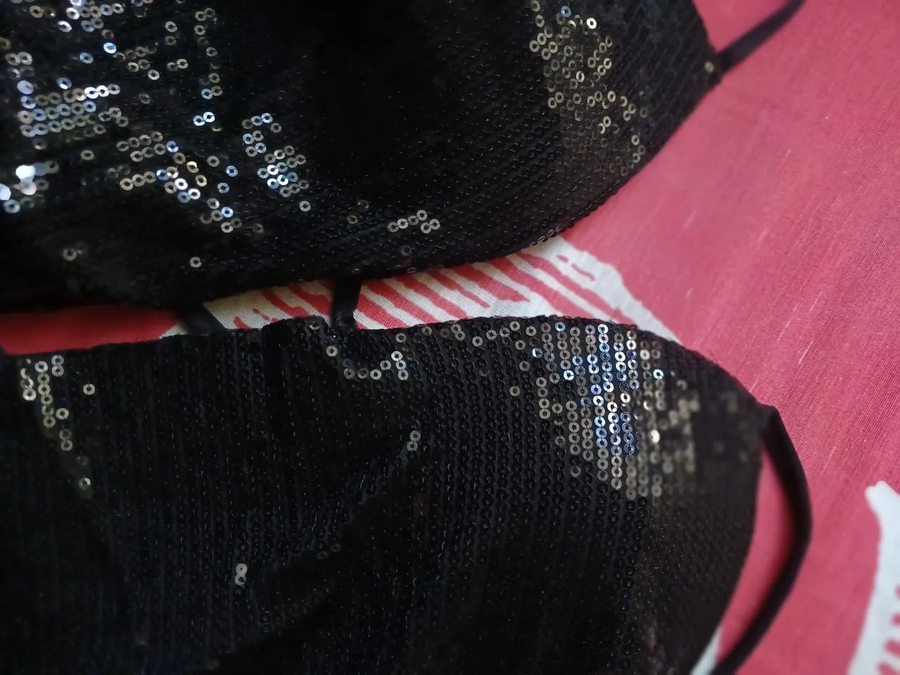 Cropped preto de paetês 