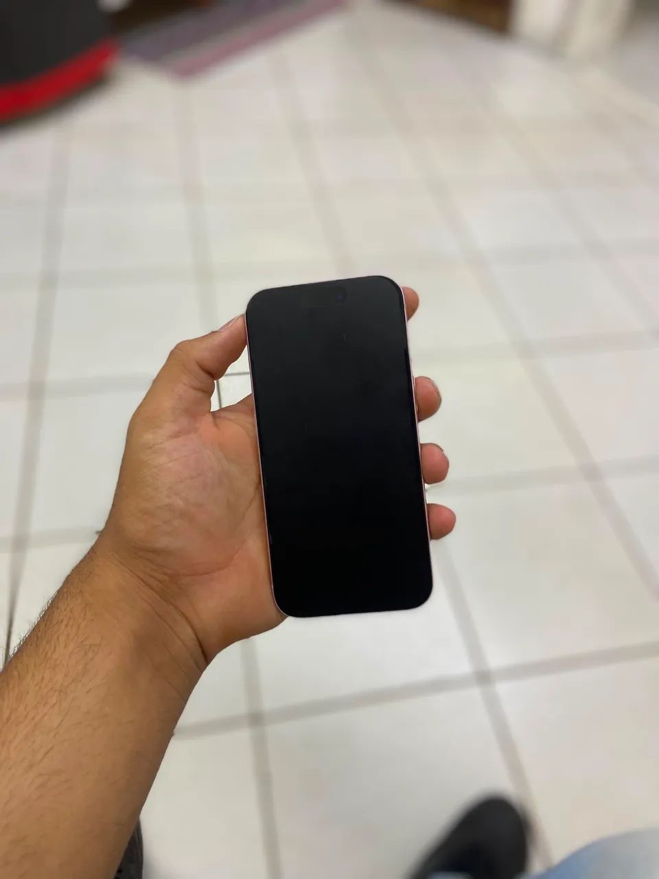 Vende-se iPhone 15 - Rosa - 128 GB - Bateria 86%