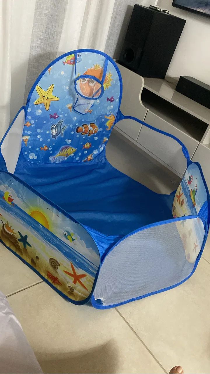 Piscina de bolinha com 70 bolinhas 