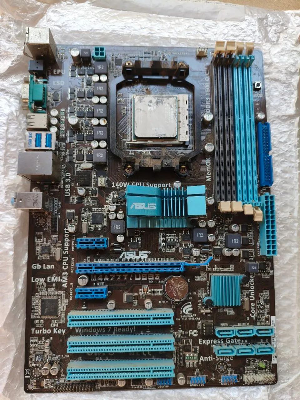 AM3 ASUS M4A77T/USB3  DDR3  - Foto 3