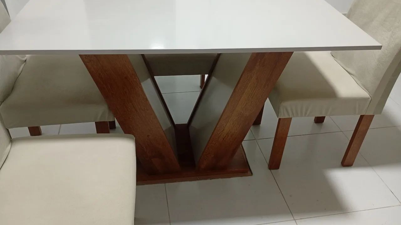 Mesas com 4 cadeiras semi nova 3 meses de uso  - Foto 3