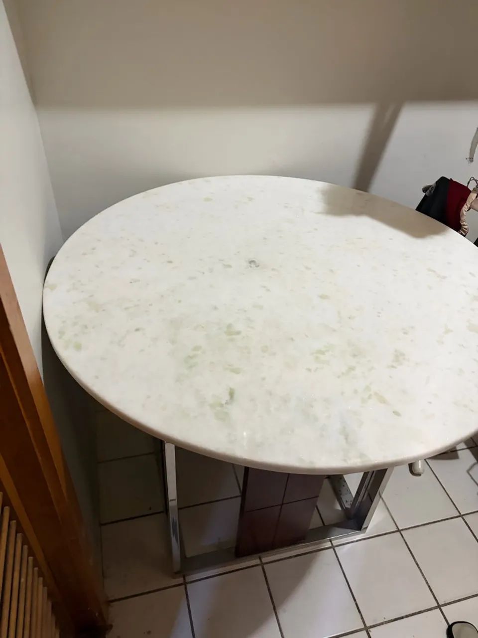 vendo mesa tampo granito branco  - Foto 2