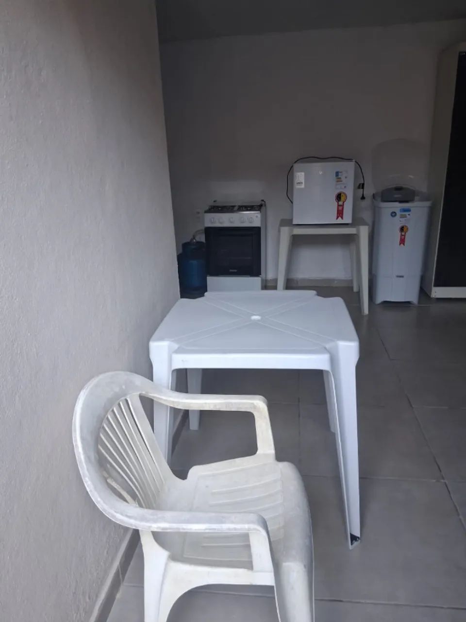 Alugo Quartos com banheiro individual mobiliados - Foto 2