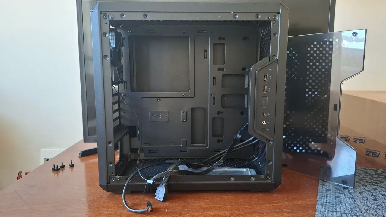 Gabinete Cooler Master Master box Q300L - Foto 4