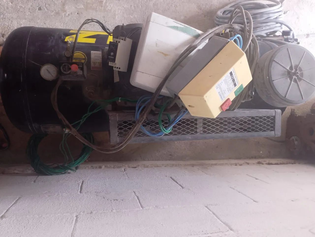 Compressor Schuz  200L 5HP Industrial  - Foto 5
