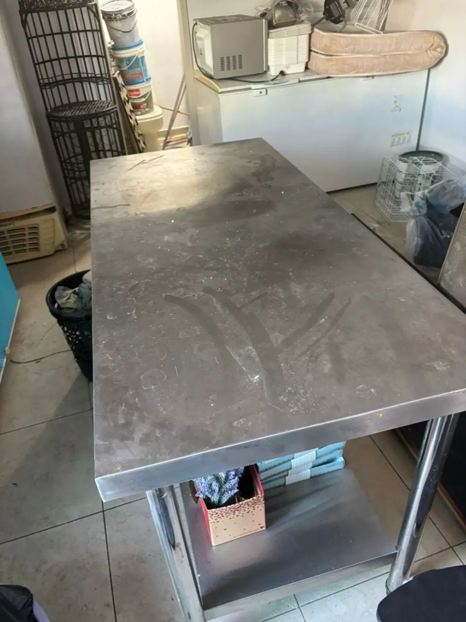 MESA DE AÇO INOX COM PRATELEIRA - USADA