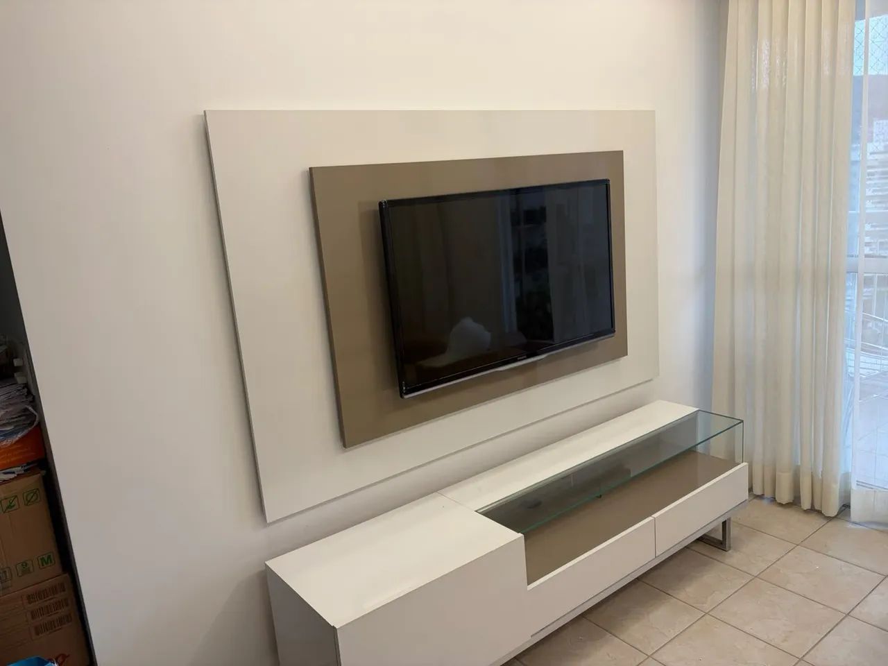 Rack com painel para TV