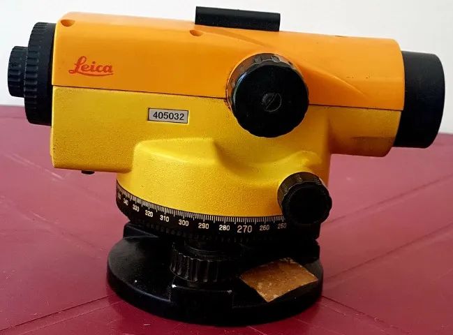 Nível Óptico Automático Leica Runner 24 + Estojo Rígido Original