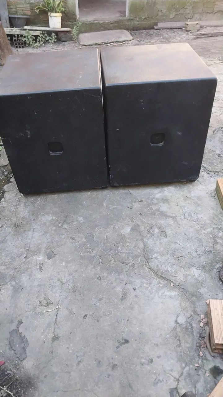 Vendo esses dois subes de 18 polegadas leia!!!