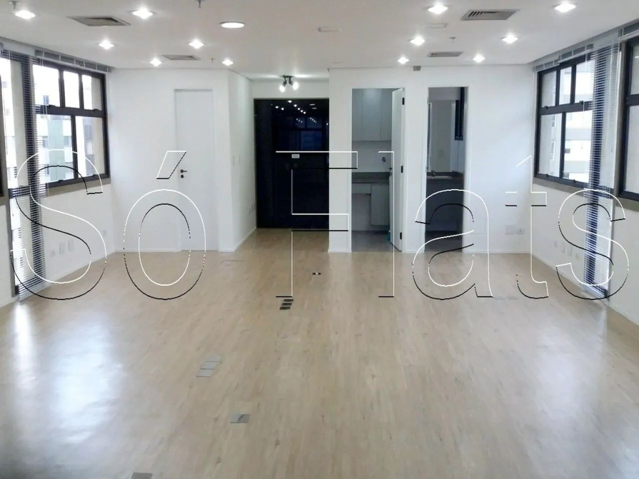 Condomínio Edifício City First, sala comercial 82m² e 2 vagas de garagem. - Foto 4