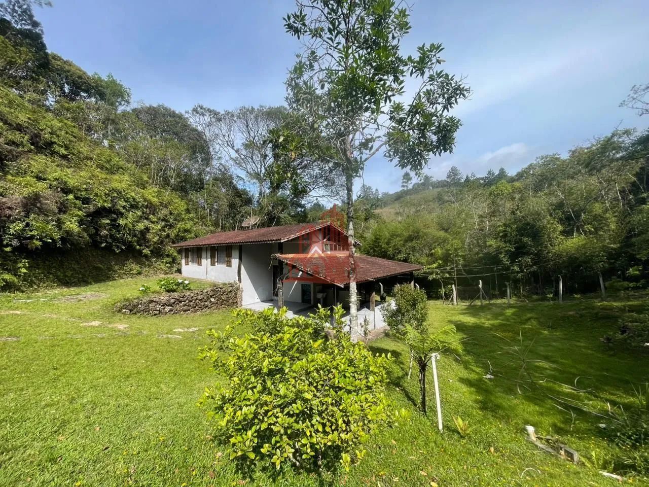 Chácara à Venda em Embu-Guaçu com Piscina, Lago e Riacho - Foto 5
