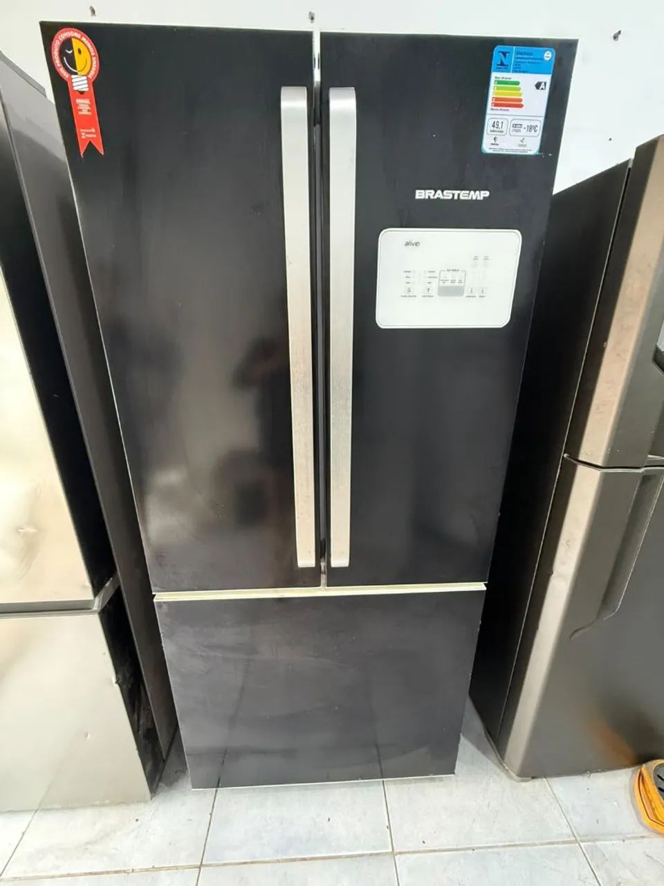 VENDE- SE GELADEIRA FUNCIONANDO 