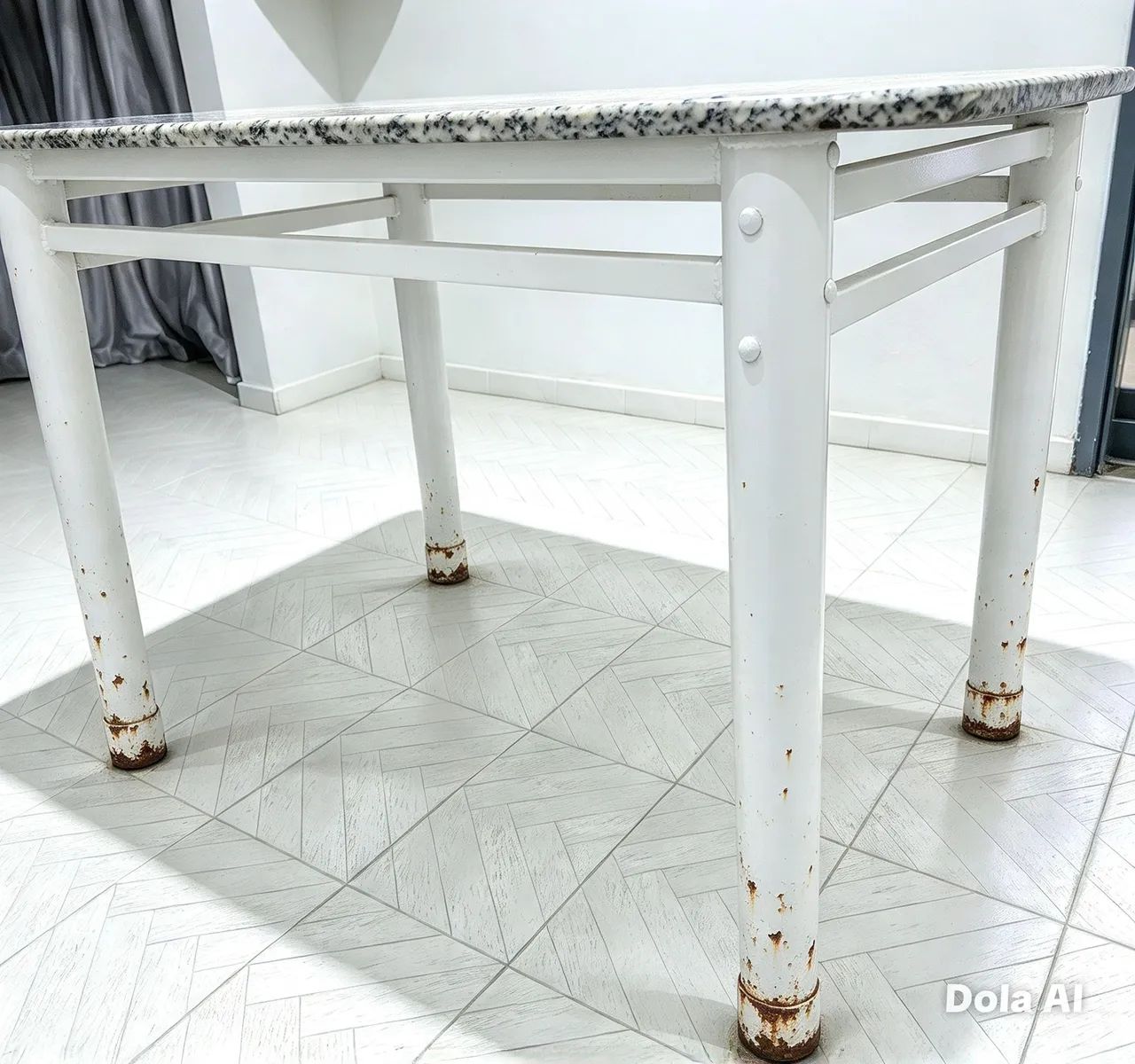 Mesa com tampo de mármore branco