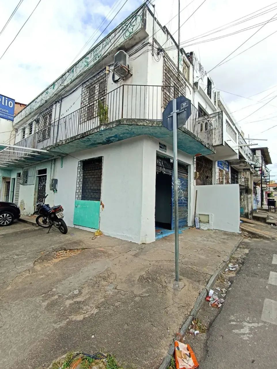 Ponto comercial/Loja/Box para aluguel possui 20 metros quadrados com 1 quarto
