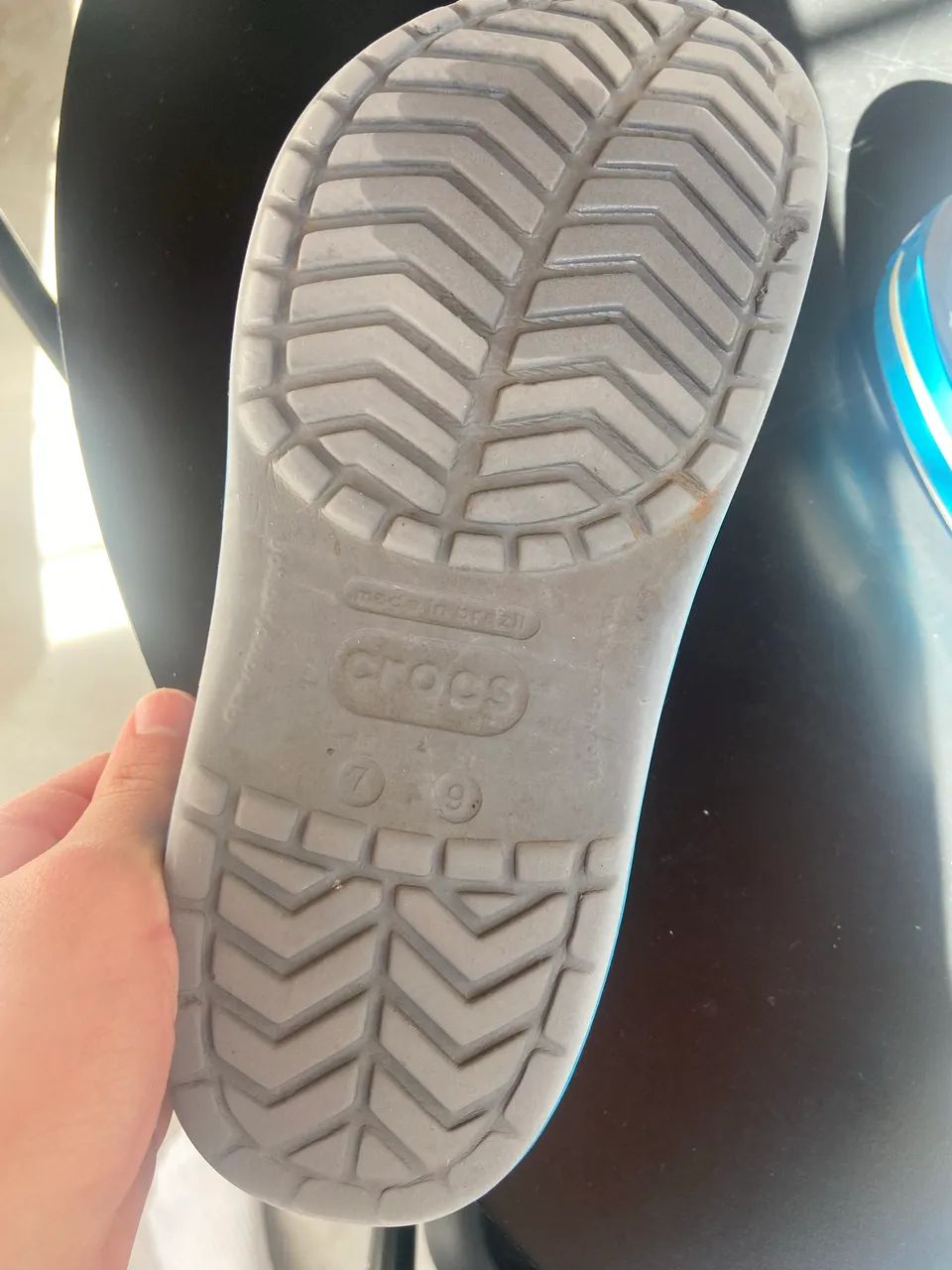 Crocs Crocband cinza grafite  - Foto 3