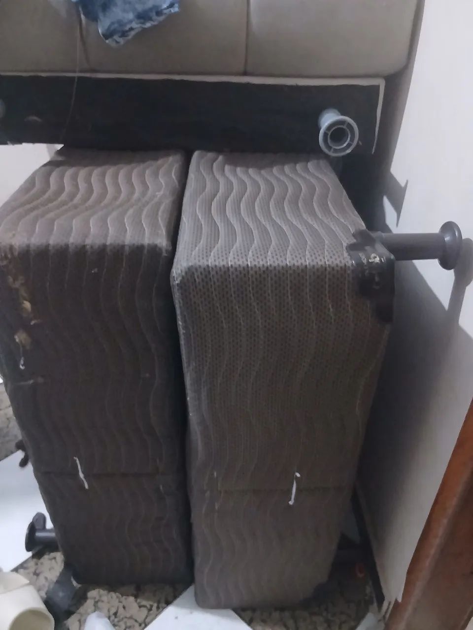 Vendo 2 camas box+ cabiceiras sem colchão  - Foto 2