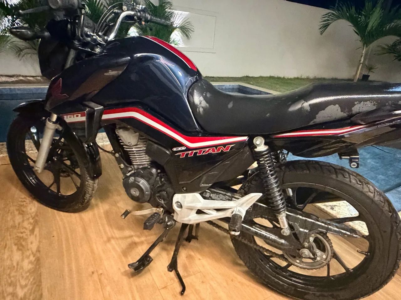 Titan 160