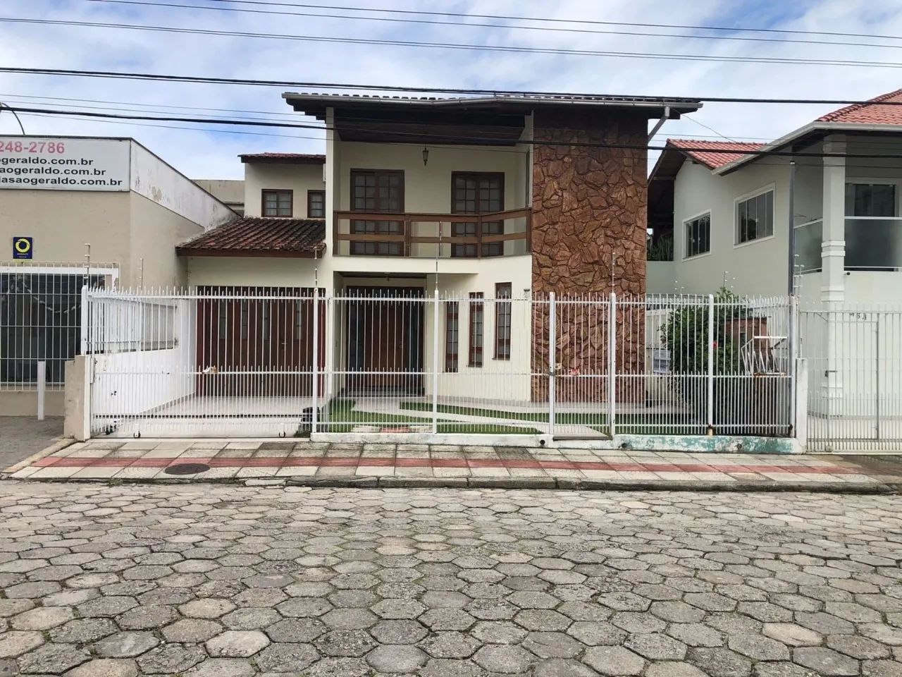 Casa com 05 dormitórios no Estreito, em Florianópolis/SC! - Foto 3