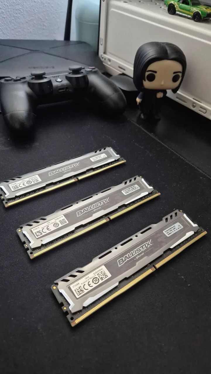 Kit 16GB RAM DDR4 2666Hz Crucial Ballistix (Ou vendo separado