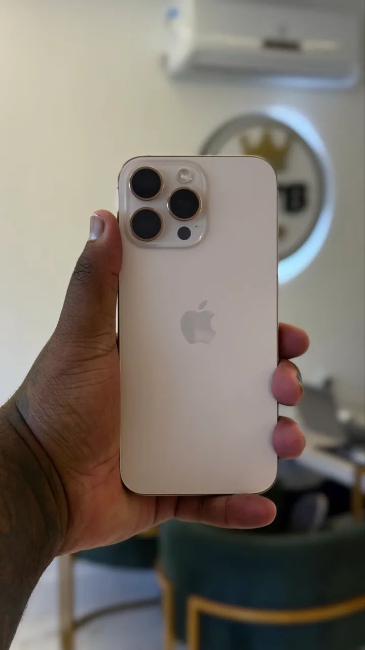 iPhone 16 Pro Max 256GB Desert Bateria 90% - Loja Física