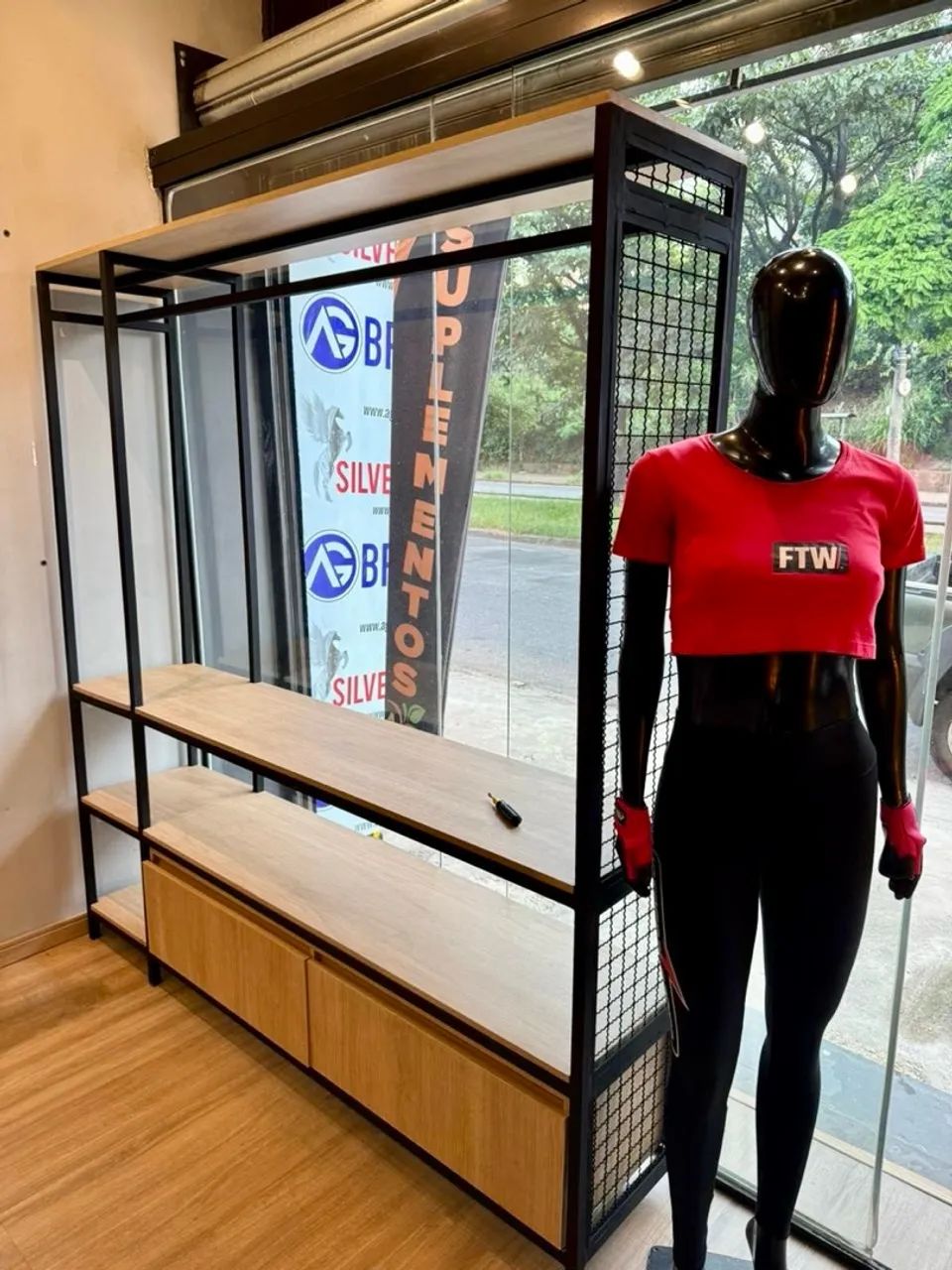 Arara de roupas com prateleiras e Gaveteiro   - Foto 4