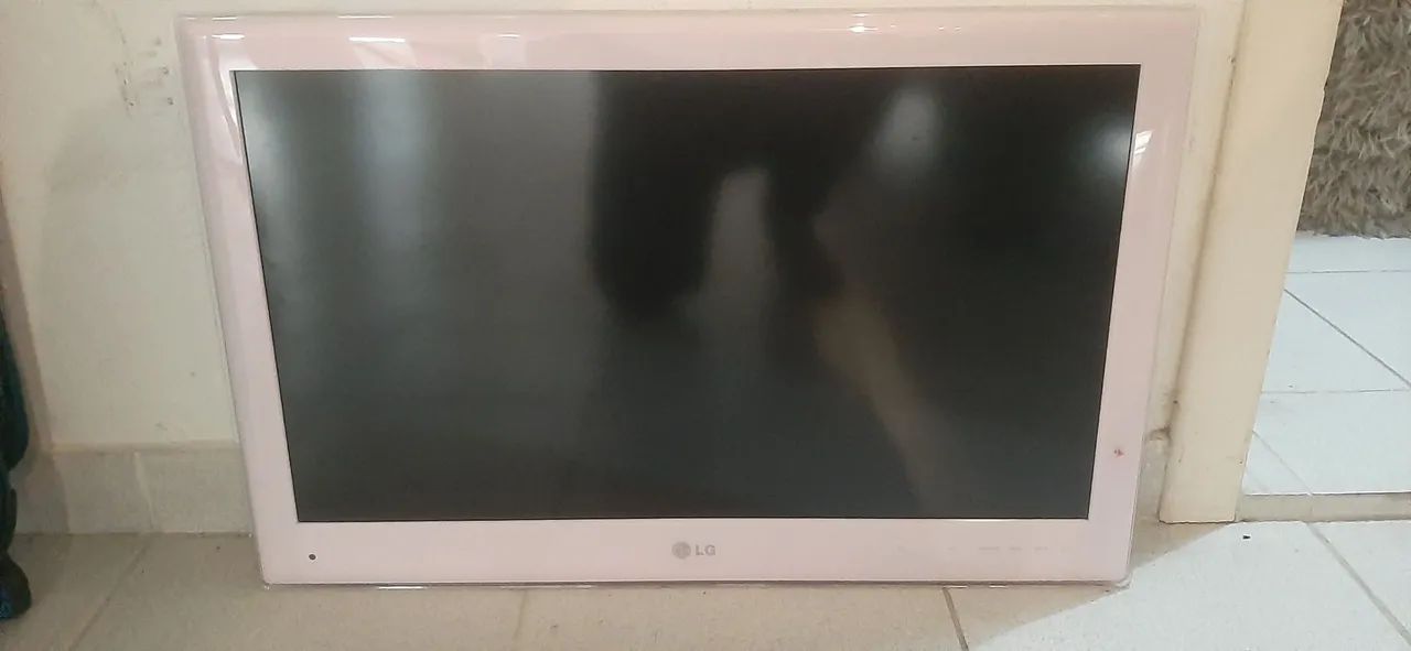 Tv 26' Rosa super nova com suporte para parede