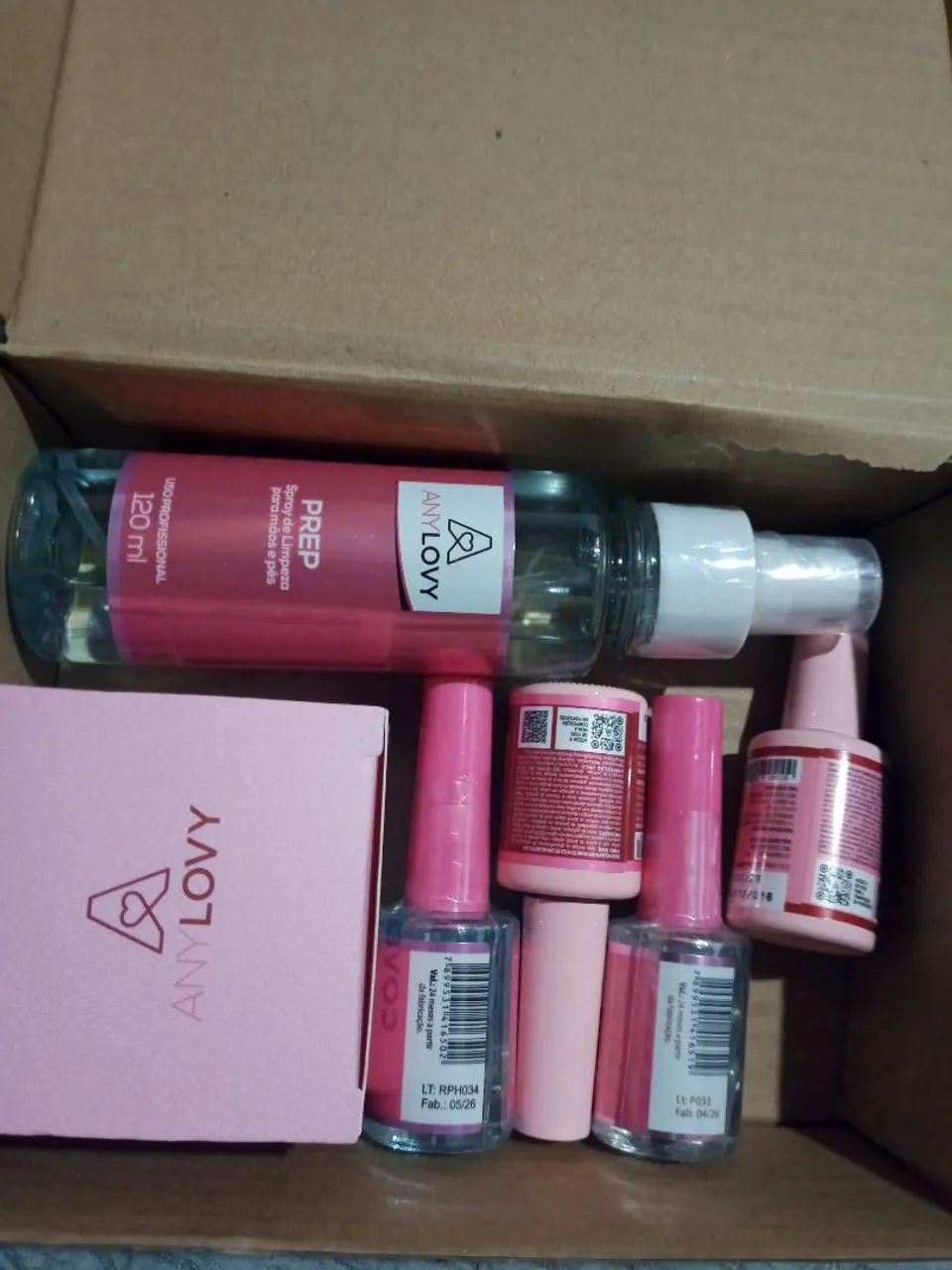 Este é um kit com 7 produtos para alongamento de unhas da marca Anylovy,