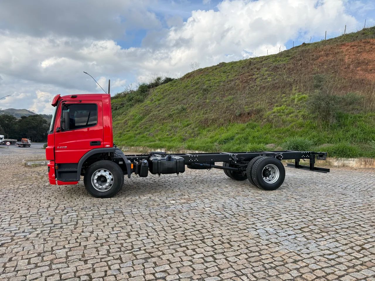 CAMINHÃO 1419 MB ATEGO 2019 