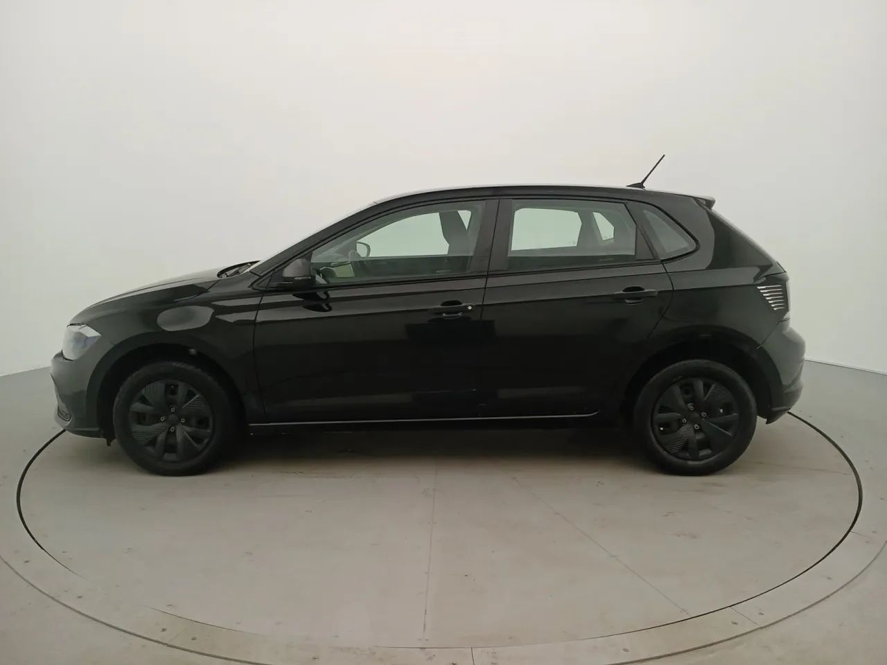 Volkswagen Polo Track 1.0 Flex 12V 5p, foto 2 de 18