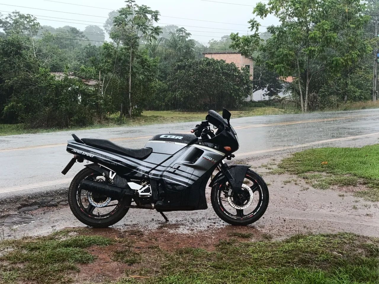 Vendo CBR 450 Sr restaurada  - Foto 3