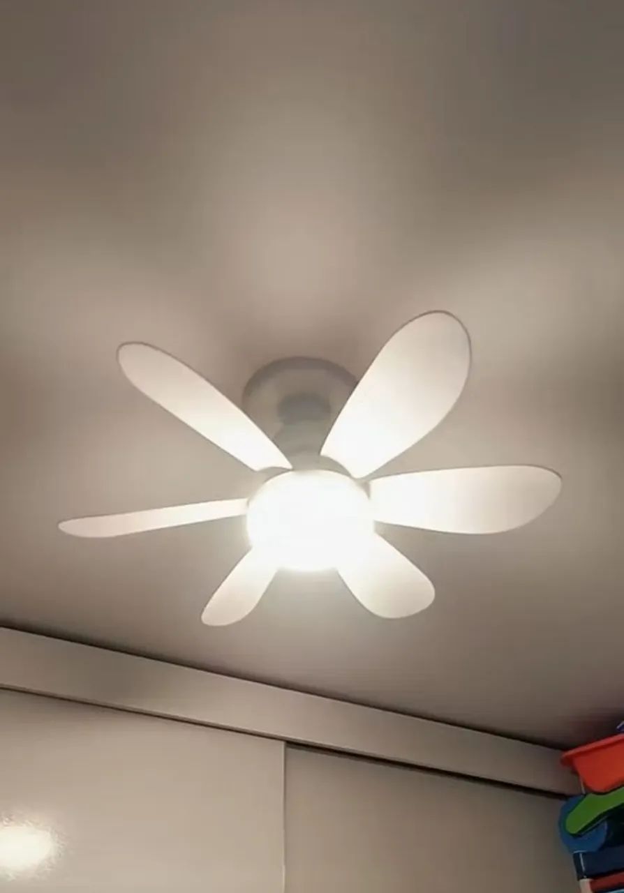 Ventilador de teto e lâmpada para bocal