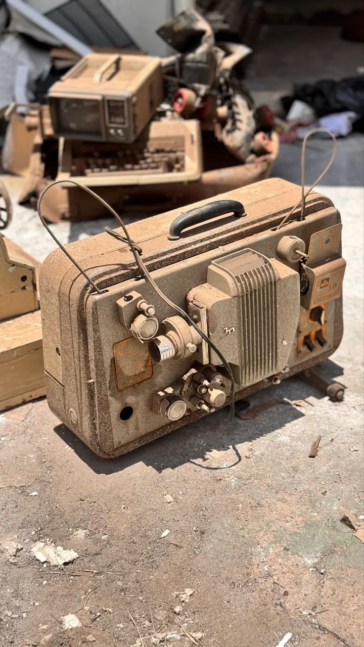 Antiquário Projetor cinema 3d 