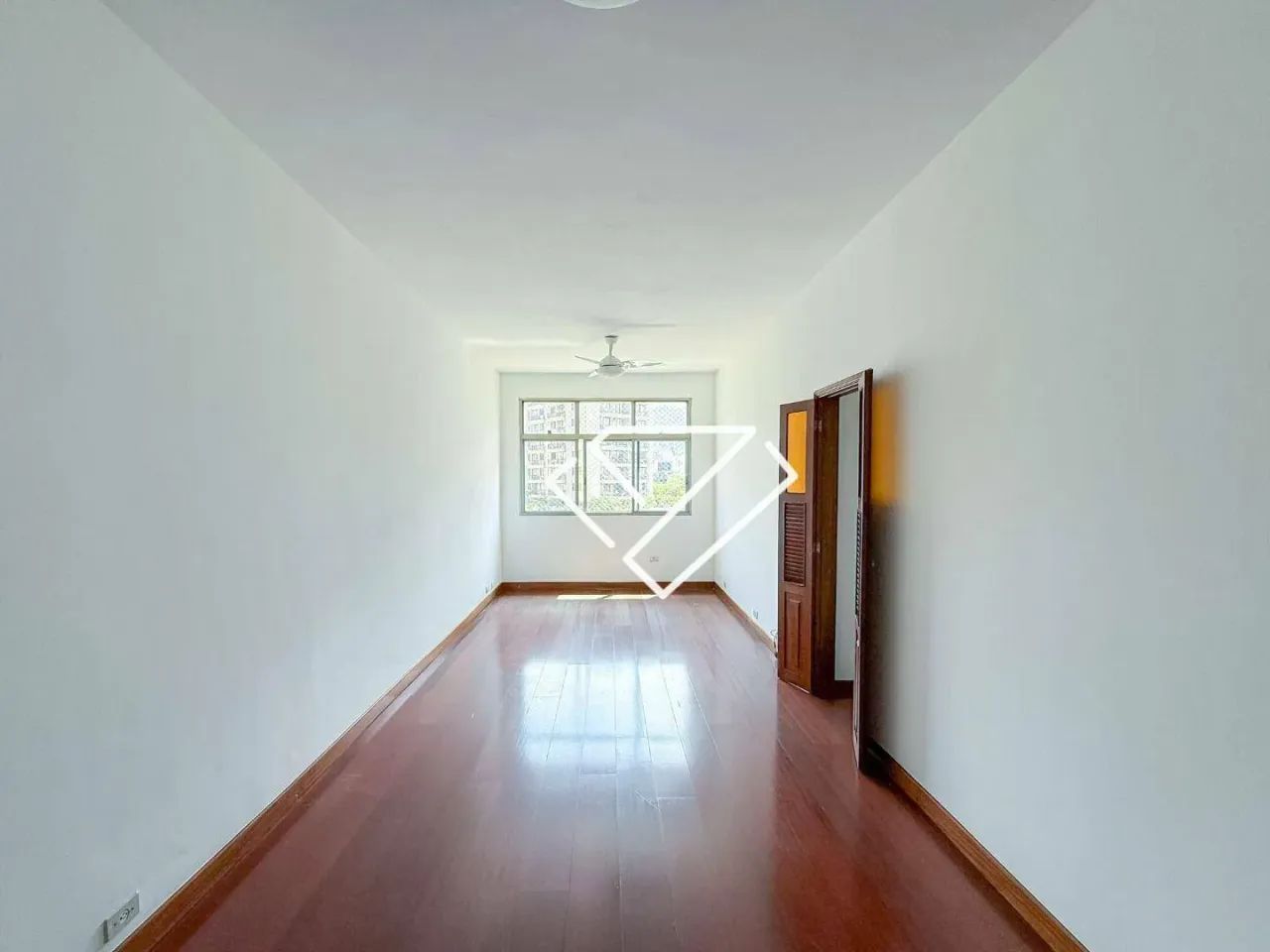 Apartamento com 3 quartos à venda, 100 m² - Foto 2