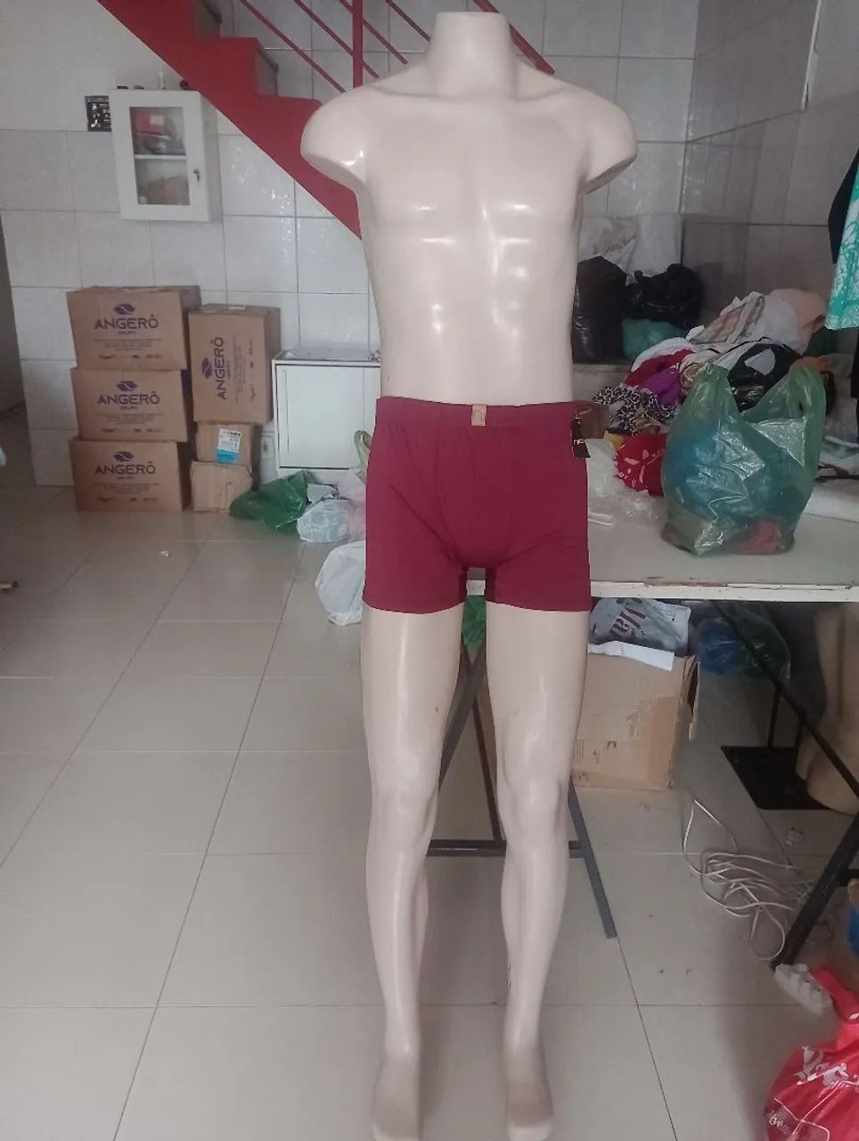 Manequim masculino adulto 