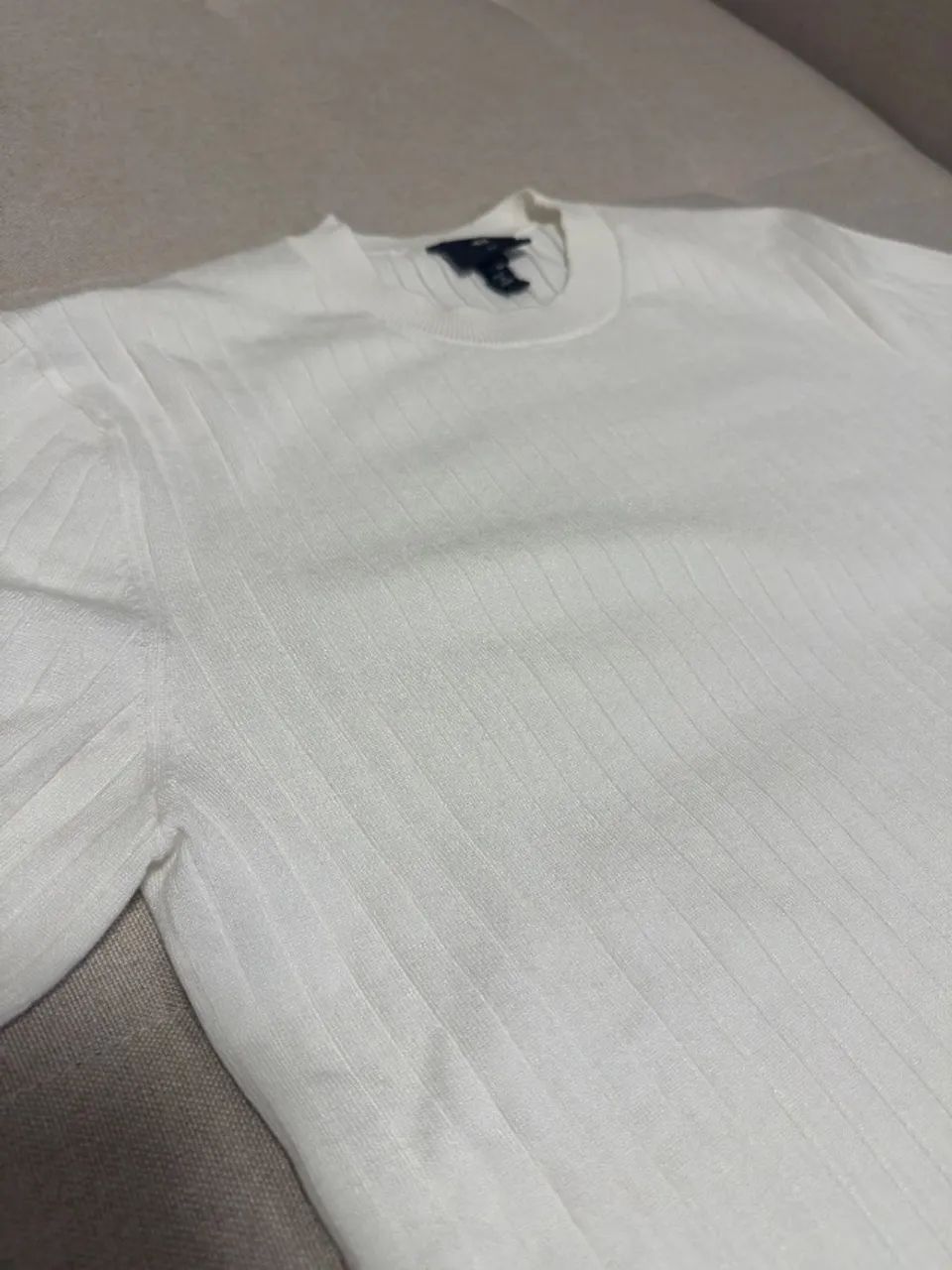 Camiseta canelada branca slim H&M P Nova