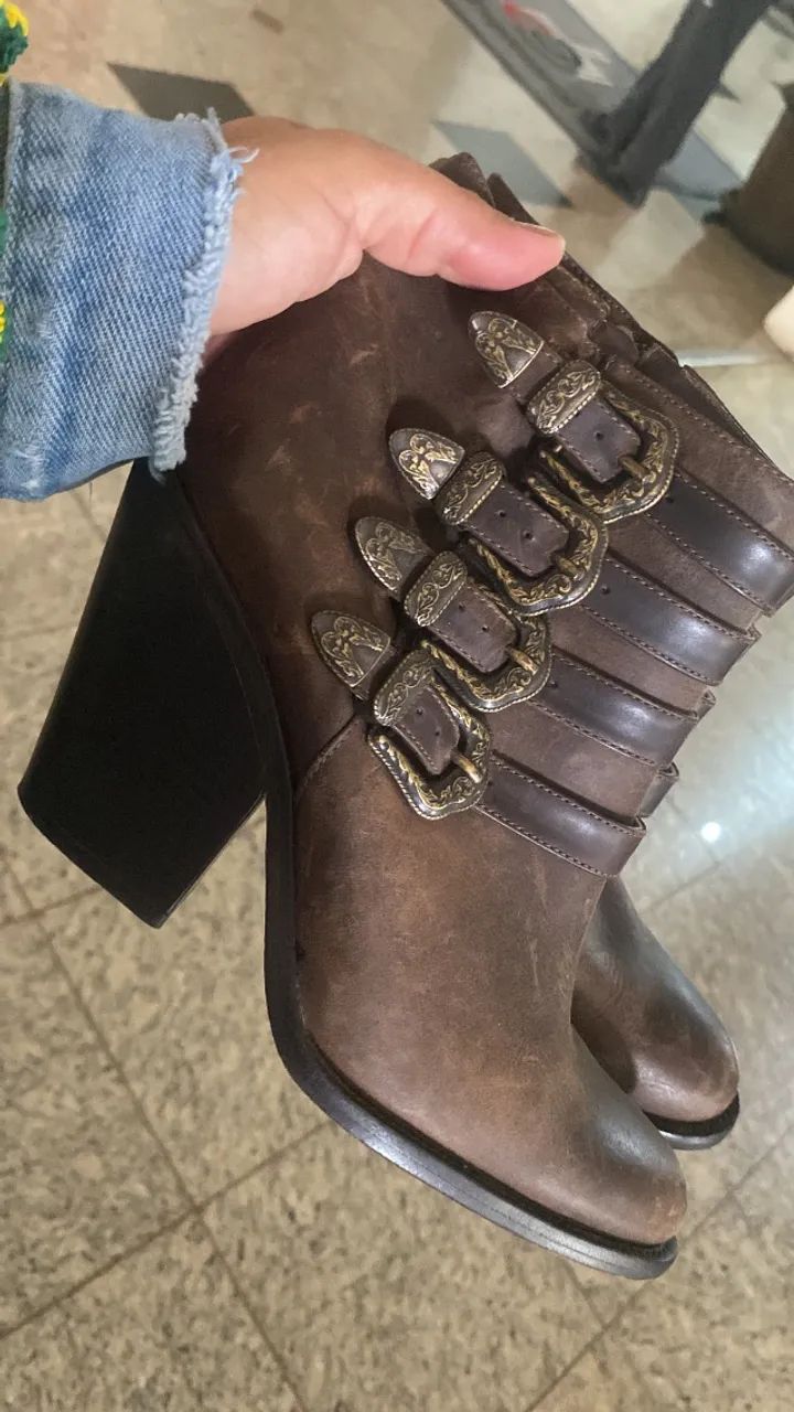 Bota Wester marrom